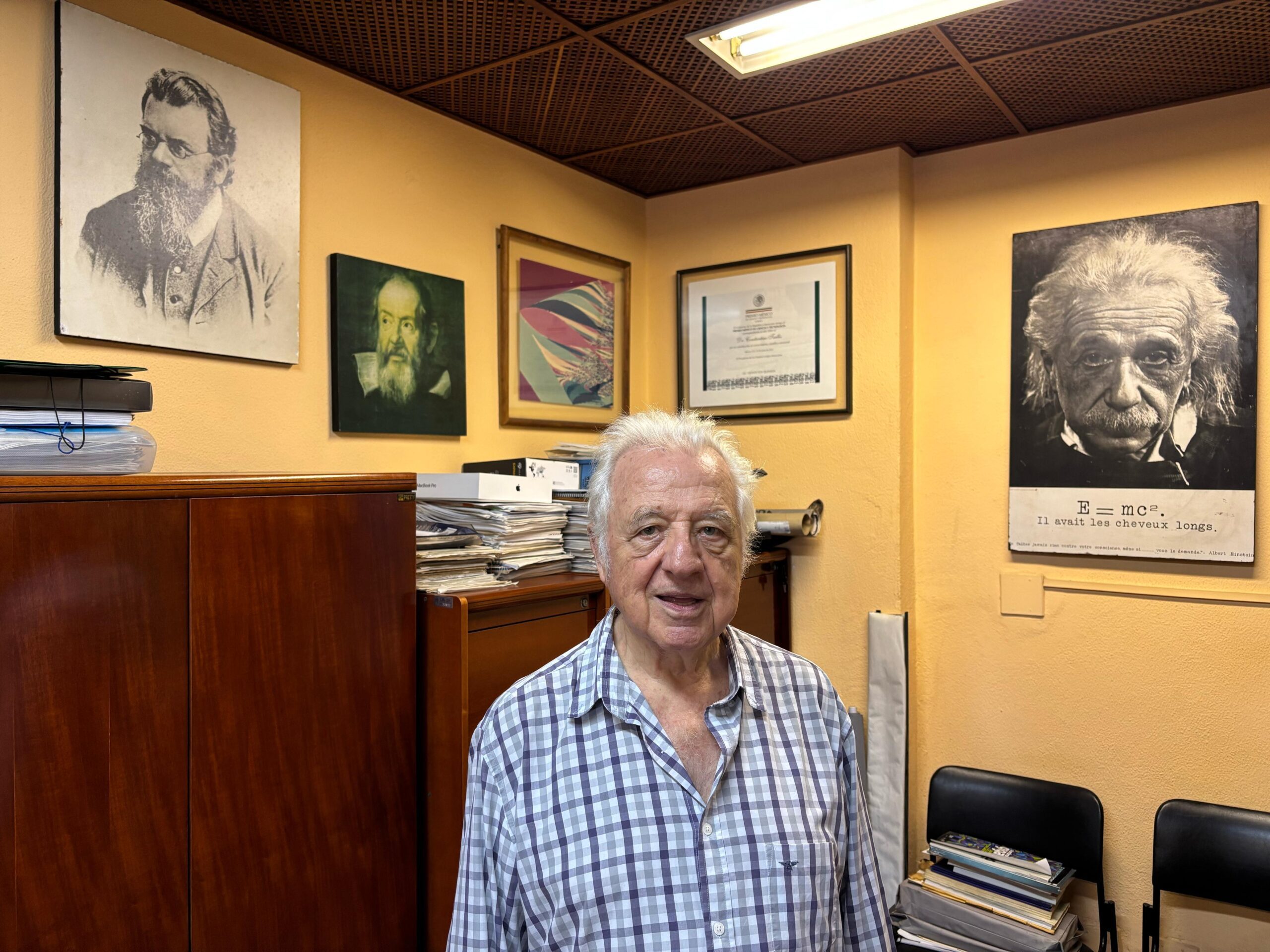 Constantino Tsallis sobre os ombros de gigantes