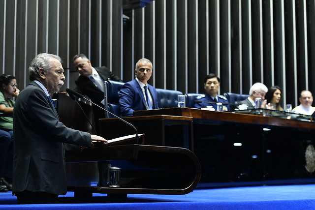 Em discurso, à tribuna, presidente do Conselho Nacional de Desenvolvimento Científico e Tecnológico (CNPq), Ricardo Galvão. (Foto: Geraldo Magela/Agência Senado)