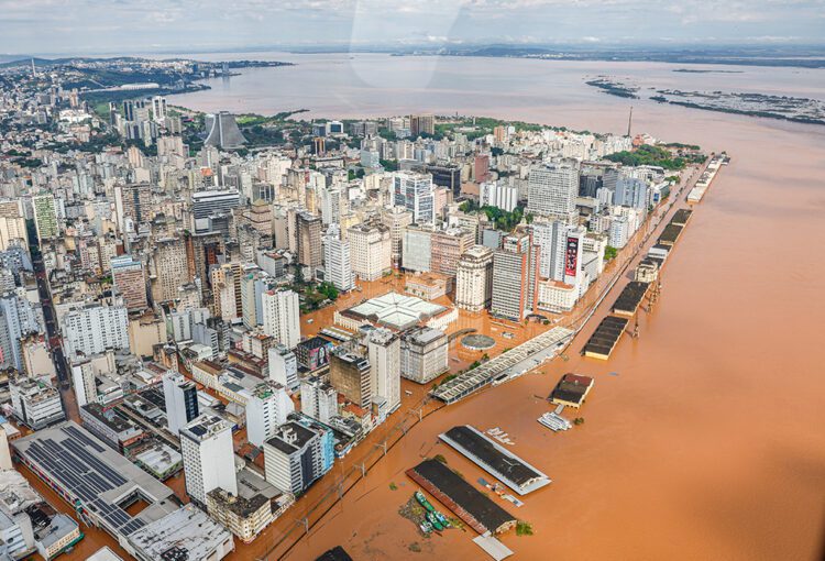 Enchente em Canoas/RS, 05/05/2024. Foto: Ricardo Stuckert / PR (Wikimedia/ Flicker - https://flickr.com/photos/157736962@N05/53700500641)