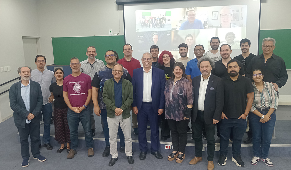 Cientistas do Brasil e do exterior se reúnem em homenagem a Canuto. (Crédito: Roger Marzochi)